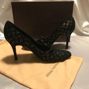 Louis Vuitton Mary Jane Pumps